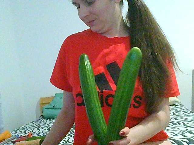 Фотографії MagalitaAx go pvt ! i not like free chat!!! all for u in show!! cucumbers will play too