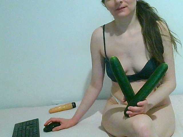 Фотографії MagalitaAx go pvt ! i not like free chat!!! all for u in show!! cucumbers will play too