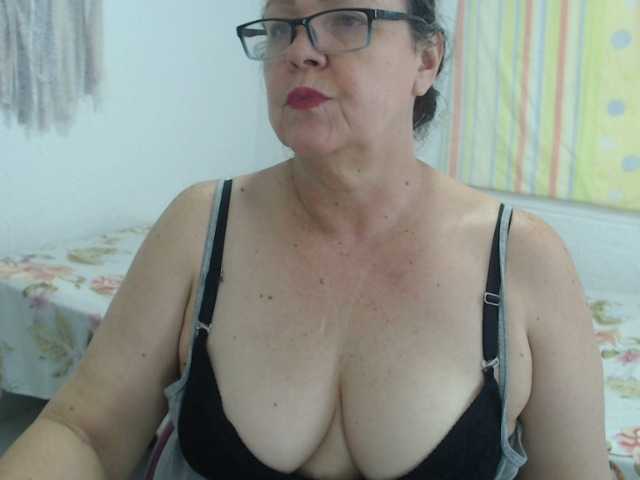 Фотографії maturekarime Mature woman hairy and bbw,: tits 30, pussy 35, ass 25, all naked 100, masturbate and cum 120