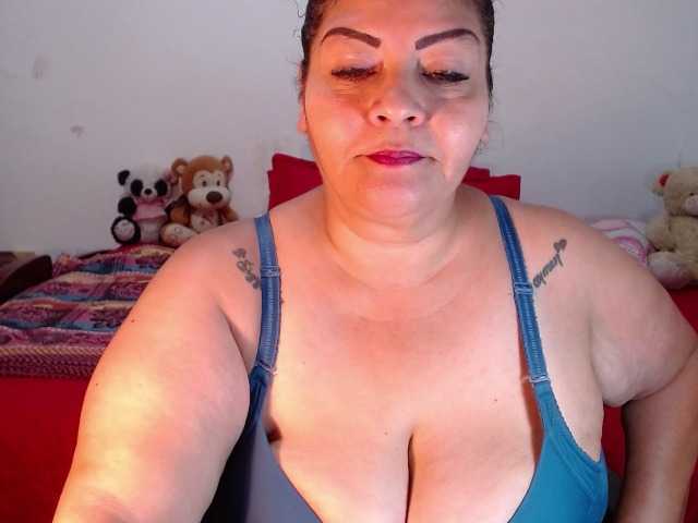 Фотографії Maturextgreat #bbw #bigbelly #bigboobs #bigass #grandma #milf #gilf #latina @total 600 @sofar 600 @remain 0