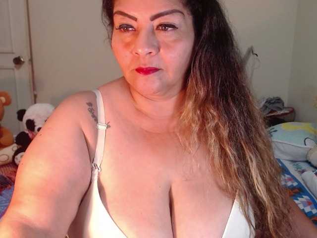 Фотографії Maturextgreat #bbw #bigbelly #bigboobs #bigass #grandma #milf #gilf #latina @total 600 @sofar 600 @remain 0