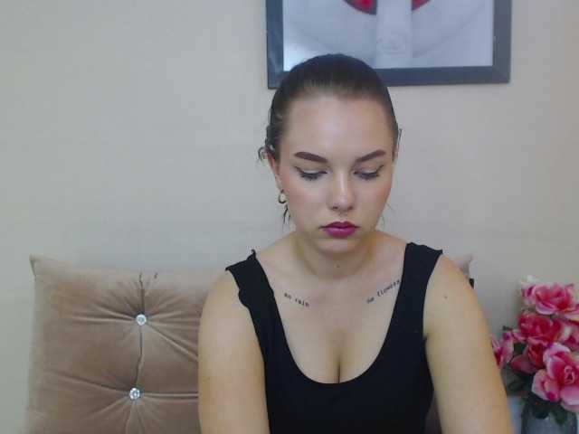 Фотографії MelannieHot HEY GUYS :) I AM NEW HERE, WHO WANT TO SPEND TIME WITH ME?