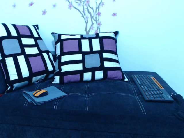 Скріншоти передачі Mia-Stone