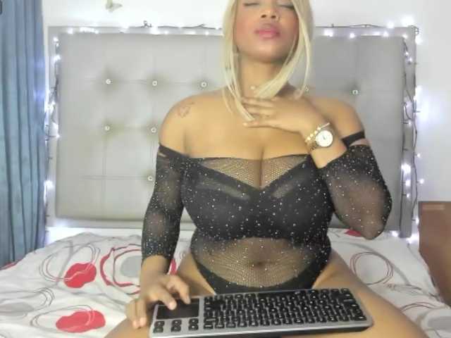 Скріншоти передачі MiaBigBoobs
