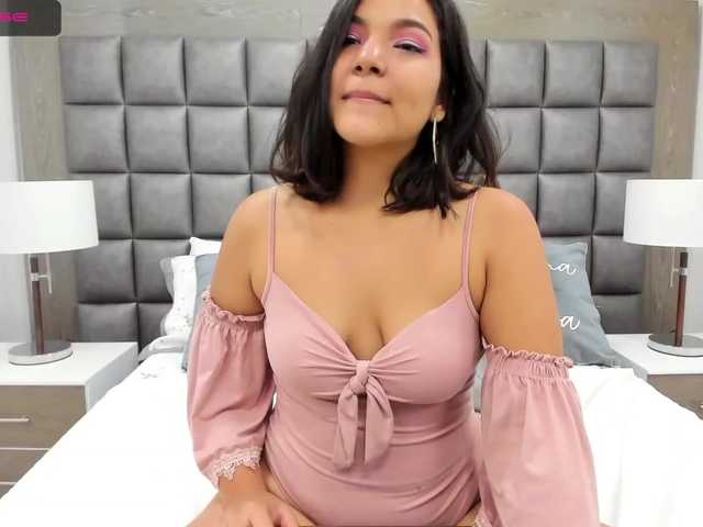Фотографії MiaDenver Hey love, very welcome! I am very shy but in bed I can be more naughty and hot than you think. Let me show how sweet I am, let's get cum together #Latina #Brunette #BigTits #BigAss #LushOn THE HOTTEST SHOW AT 1999 885 1114