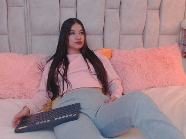 Фотографії MiaDunof1 hi guys i want you to vibrate me .im addicted to feeling , pink toy ready mmm lets fuck me