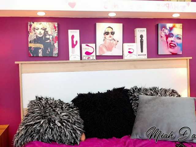 Скріншоти передачі MiahDanniels