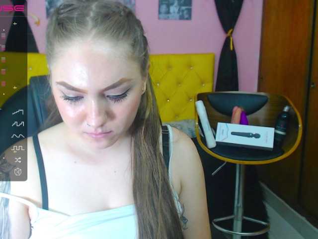 Скріншоти передачі MicaelaSmith