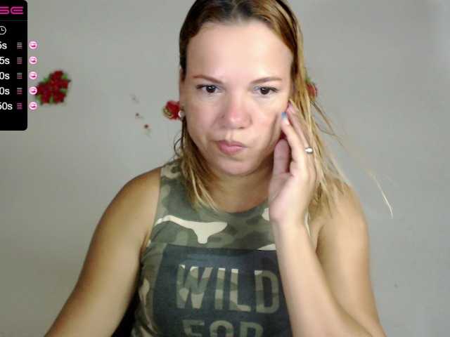 Фотографії MikahLatin lovense 3 is on//make me wet with somes vibes and me squirt with 555 tks/