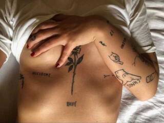 Еротичний відеочат miley-ryan