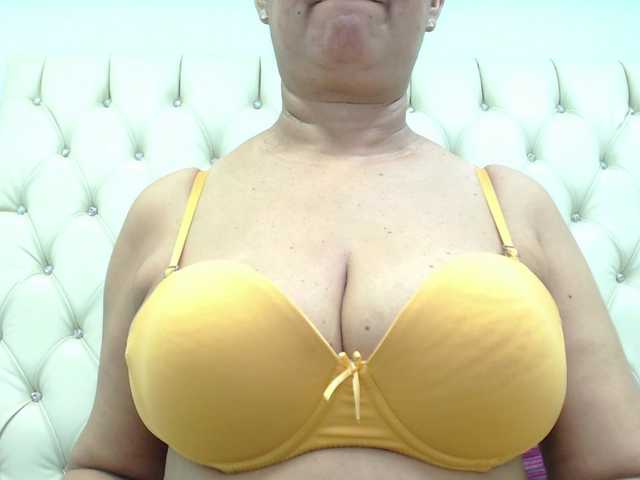 Фотографії MilfPleasure1 50 tits .. 100 open pussy im flexible .. 65 anal ... 200 naked and play with toy