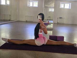 Еротичний відеочат Liana-fit8