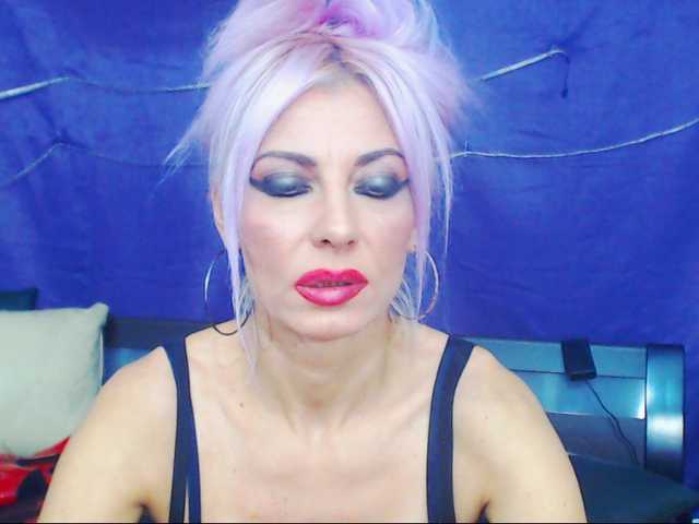 Фотографії HoneyLara #show you appreciation by tipping don't be stingy #kiss#facesitting#cuckold#red toes#tipper#anal#fuck you mouth#cei#joi#humilliation#joi#tipper#short dick#pvt#strapon#blow job#foot job#
