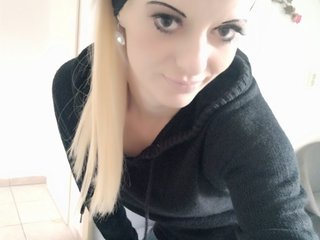 Еротичний відеочат MoaningKitty23