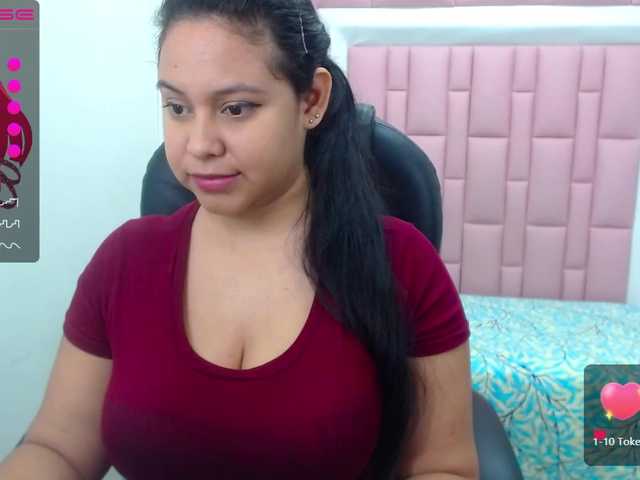 Фотографії MollyPatrick2 "guys Happy Day❤❤.tip 999 tk give me your love on this beautiful day #squirt #bigtits #bigboobs #hardnipples #bbw #latina #natural"
