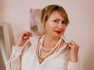 Еротичний відеочат MonicaMoor