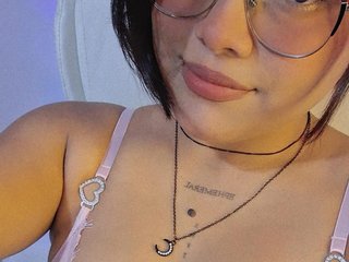 Еротичний відеочат MonieLodge