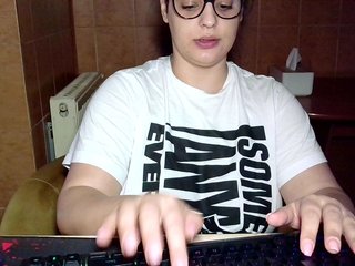 Еротичний відеочат MoniqQuuen