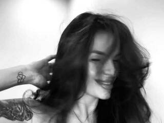 Еротичний відеочат moretta96