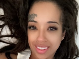 Еротичний відеочат Mskinkykitty