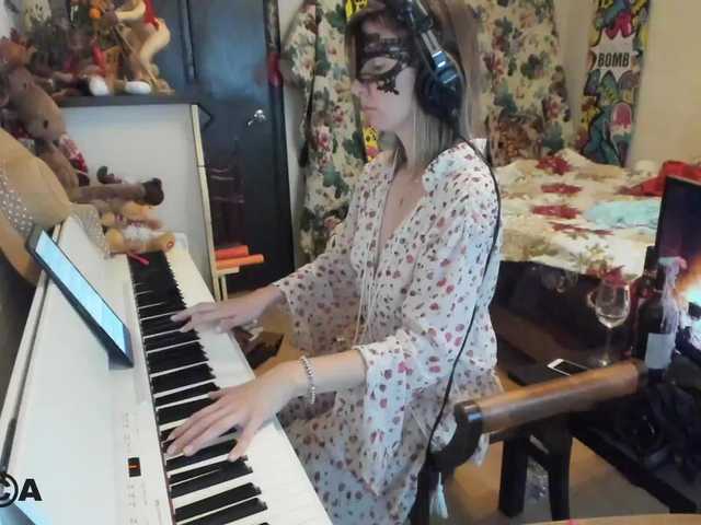 Скріншоти передачі PianoGirl