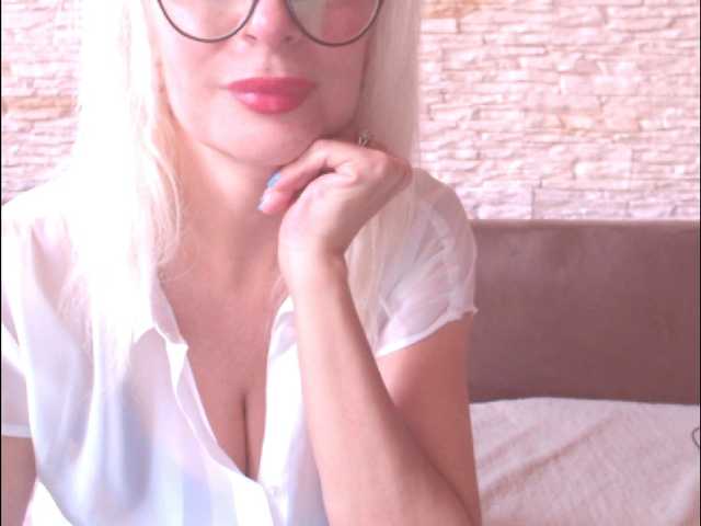 Фотографії Dixie_Sutton Do you want to see more ? Let's have together for priv, Squirt show? see my photos and videos I collect for new glasses. Can you help me with this?you do not have the option priv? throw a big tip