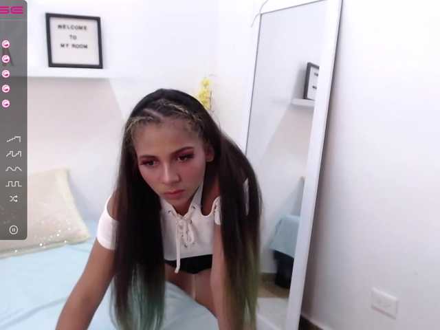 Фотографії nayeli7 hi welcome to my room come here play with me