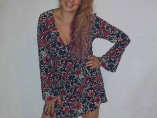 Еротичний відеочат NelleTEASE