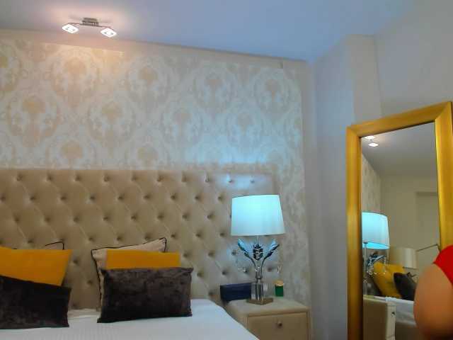 Скріншоти передачі NinaCrystal