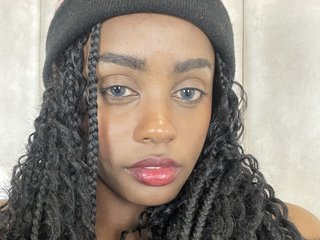 Еротичний відеочат NymzieLoren