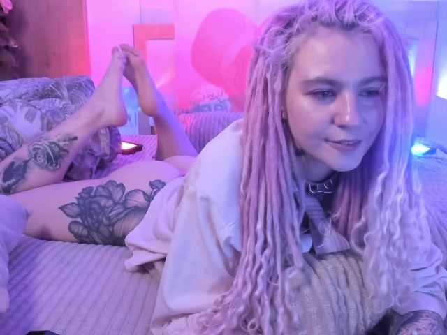 Скріншоти передачі pink-cate