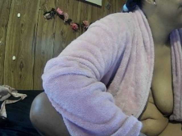 Фотографії pinkrackz #american #usa #ebony #ass #titts #spit #twerk #pvt #cam