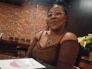 Еротичний відеочат PrettyBrown