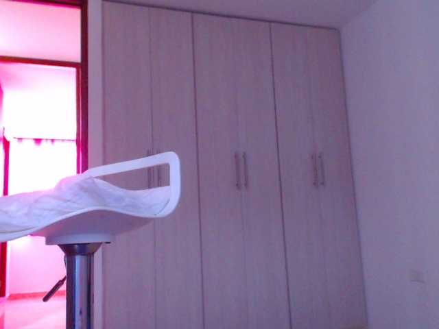 Скріншоти передачі Queenofsquirt