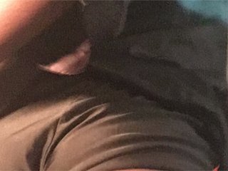 Фотографії RavynKitty Shhh! Help Me Cum on My Parents Bed! Don't Let Me Get Caught! Every 100 tks I'll finger my asshole!