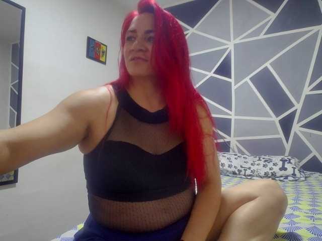 Фотографії redhair805 Welcome guys... my sexuality accompanied by your vibrations make me very horny