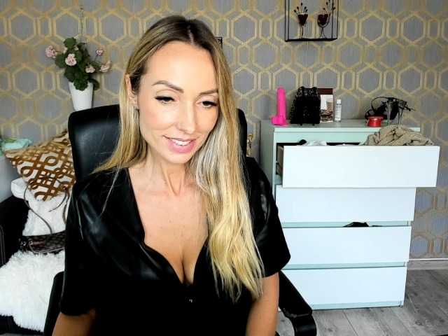 Скріншоти передачі rikaBlondine