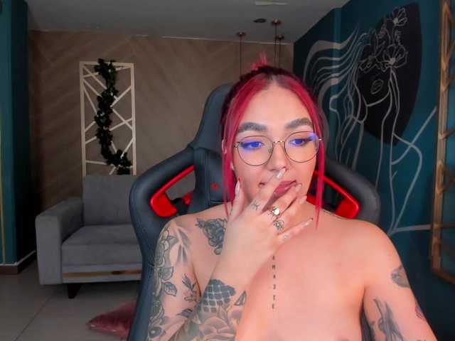 Фотографії RosalineMay ⭐Just look at me to make you realize how hot I am ♥♥ ​IG: @​Rosalinemay_x ♥♥ At goal: Make me cum!! @remain tks left