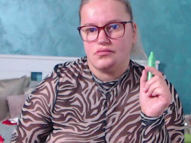 Скріншоти передачі Roselyn25