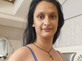 Еротичний відеочат RossieWhatt