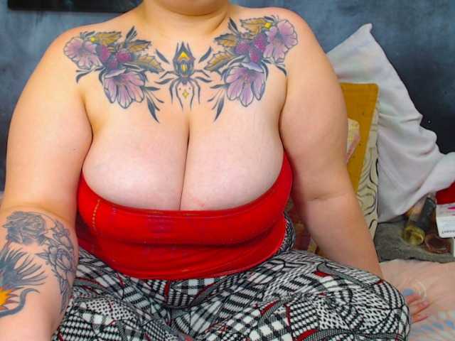 Фотографії ROXXAN911 Welcome to my room, enjoy it! #fuckpussy #bigtits #bbw #fat #tattoo #bigpussy #latina