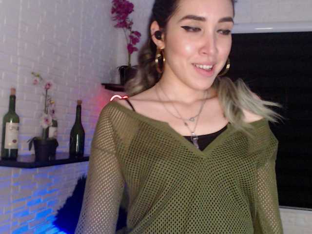 Фотографії SaraCastillo Hi im saraah, small tits, big heart, warm pussy ( instagram: virtual_lady18 )