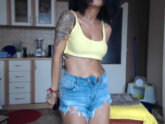 Скріншоти передачі SexiBelle