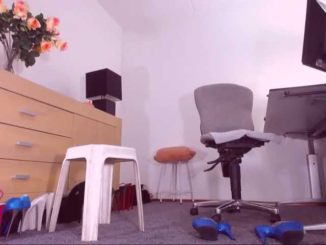 Скріншоти передачі SexyLegs