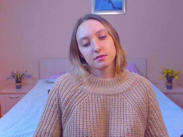 Фотографії ShondaMarsh I don't undress in the free chat. an air kiss - 25 tokens, to show the whole body-60 tokens, to turn around in the pose of a dog-150. the rest is only in private