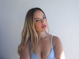 Еротичний відеочат silvifoxyy