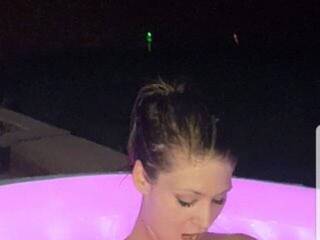 Еротичний відеочат Elektablue