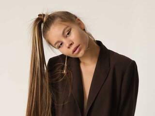 Еротичний відеочат skyler-lux