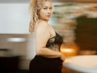Еротичний відеочат sofiacurvy
