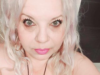 Еротичний відеочат SonyaHotMilf